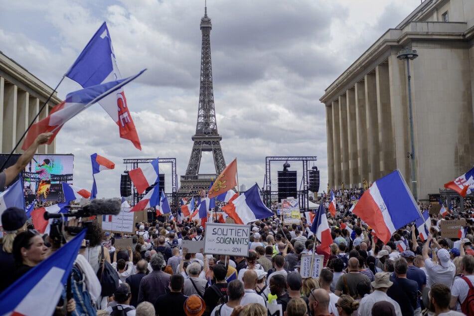 Mehr als 160.000 Menschen demonstrierten in Paris und anderen Städten Frankreichs.