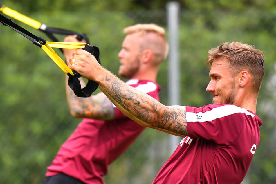 Linus Wahlqvist (vorn) und Brian Hamalainen ziehen bei Dynamo an einem Strang.