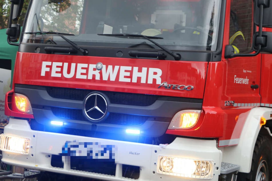 Zwölf Stunden lang berichten die Feuerwehren in Frankfurt und Gießen auf Twitter von ihren Notfall-Einsätzen (Symbolbild).