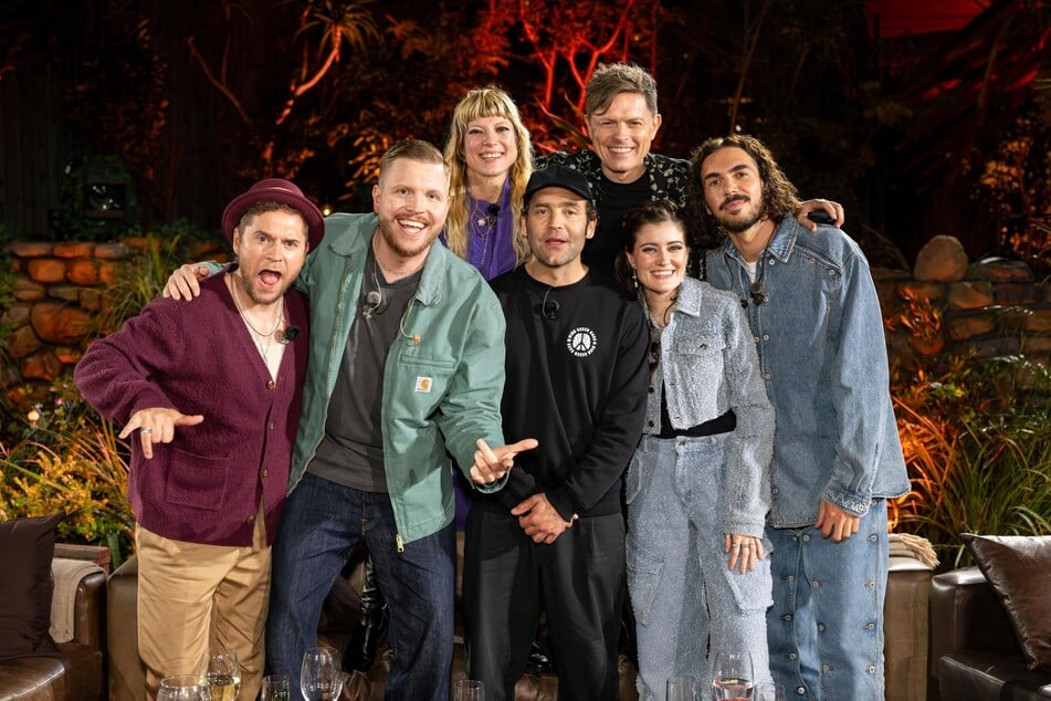 Johannes Oerding (43, v.l.), FiNCH, Mieze Katz (46), Aki Bosse (45), Michael Patrick Kelly (47), Madeline Juno (29), Boki sind eine eingeschworene Gemeinschaft.