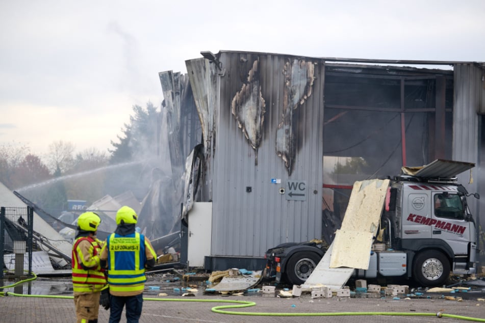 Der Einsatzort glich nach der Explosion und den späteren Flammen einem Schlachtfeld.