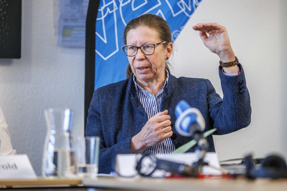 Amts-Chefin Sabine Bibas (61) will möglichst keine Einschnitte beim Kita-Personal.