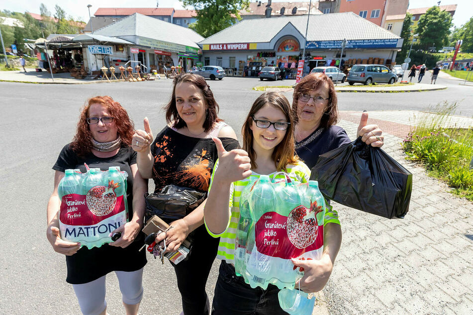 Können wieder nach Tschechien: Die Chemnitzerinnen Christin Wahlich (42), Nicole Schneider (36), Celine Schneider (15) und Elke Large (61, v.l.n.r.).