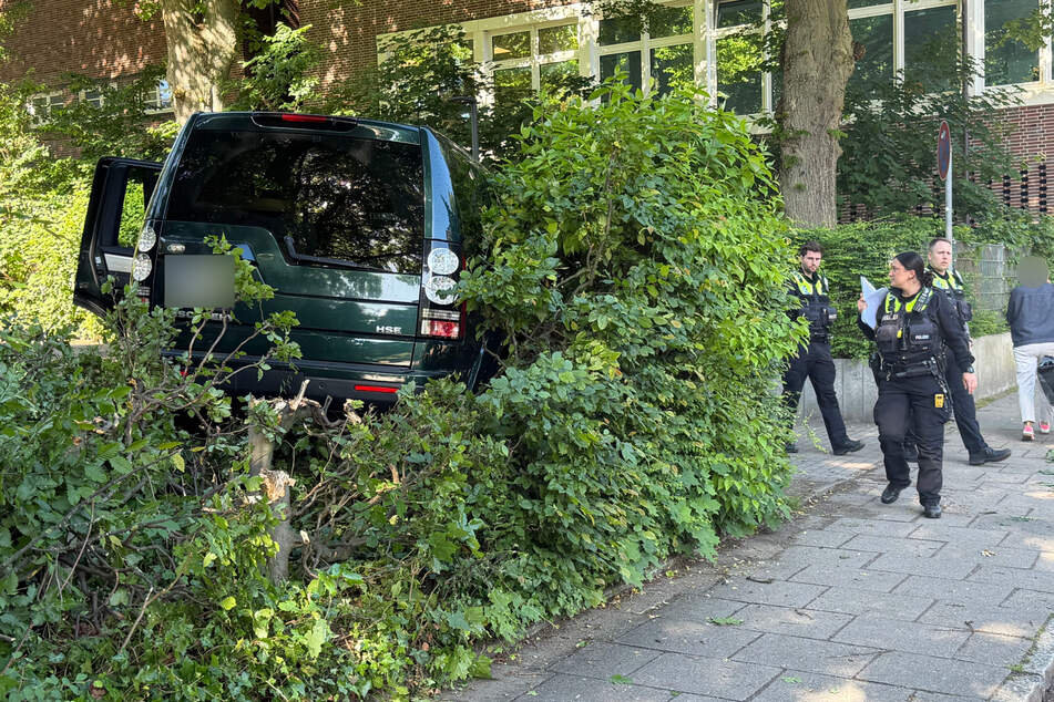 Am Mittwochmorgen wurden Kinder vor einer Hamburger Schule in Blankenese von einem Fahrzeug erfasst.