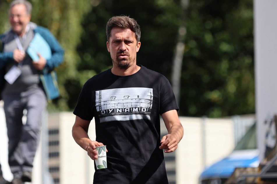 Zur Pause war der Becher beim 42-Jährigen noch mindestens halbvoll.