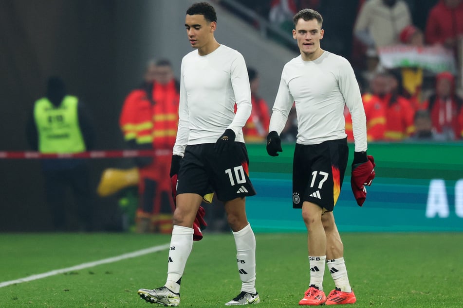 Spielen Jamal Musiala (21, l.) und Florian Wirtz (21) bald nicht nur in der deutschen Nationalmannschaft zusammen?