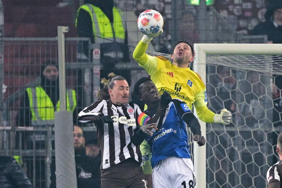 HSV-Keeper Daniel Heuer Fernandes (33, M) war im Derby nur selten gefordert.