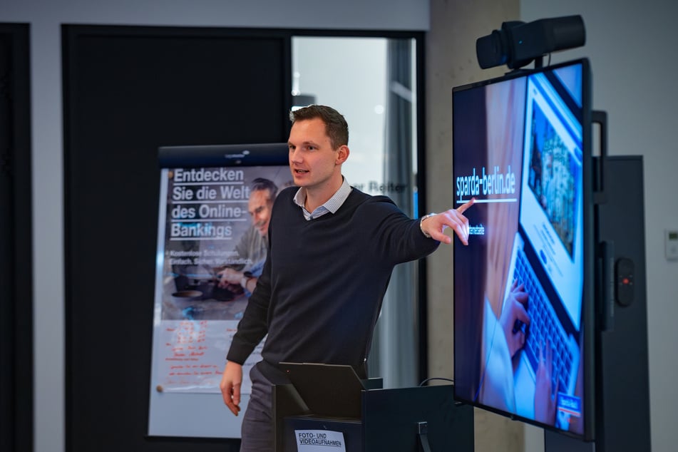 Cornell Brückmann nahm sich während des Abends Zeit, um jede Frage zu beantworten.