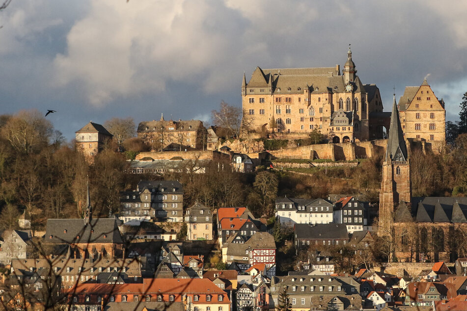 Das malerische Marburg feiert am Pfingstsonntag seinen 800. Stadtgeburtstag. Einige bunte Aktionen quer durch die mittelhessischen Universitätsstadt sind hierfür geplant.