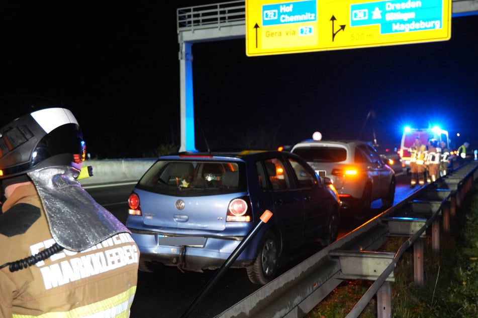 Aus bislang ungeklärter Ursache krachten am Samstagabend mehrere Autos ineinander.