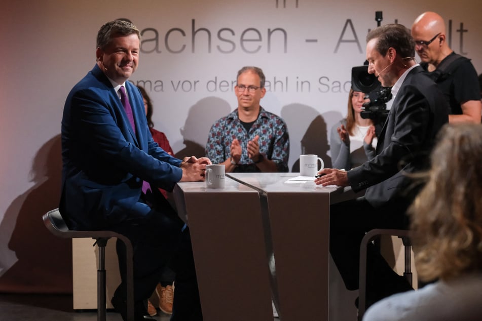 Sven Schulze bleibt vage: Wird er notfalls mit Stimmen der Linken Ministerpräsident? Er betont klare Grenzen, will aber das Wahlergebnis abwarten.
