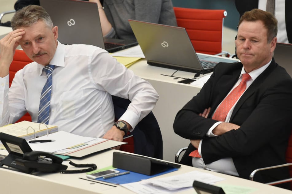 Unterschiedlicher Meinung? Karl-Heinz Schröter (l., SPD) und Christian Görke (r., Linke) entscheiden heute über das umstrittene Polizeigesetze.