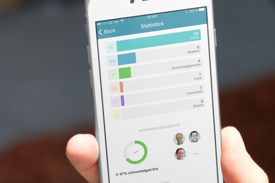 Mitarbeiter einer Firma können mit der App Mitteilungen, Dienstpläne, Kantinenangebote und Umfragen lesen, ohne am Arbeitsplatz zu sein.