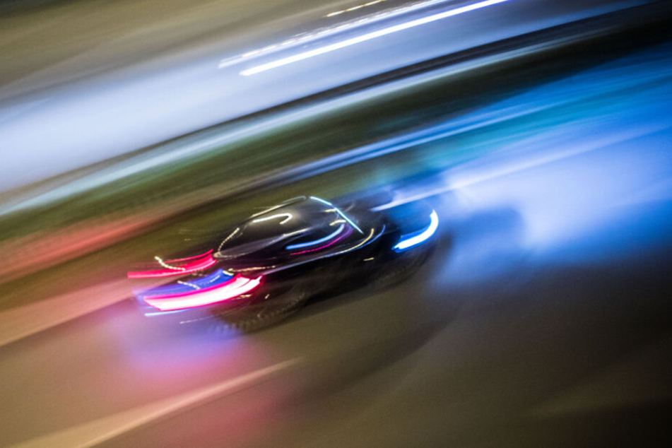 Rasende gefährlich: Bei diesem Fall vor Gericht kam ein Familienvater wegen illegaler Autorennen ums Leben. (Symbolbild)