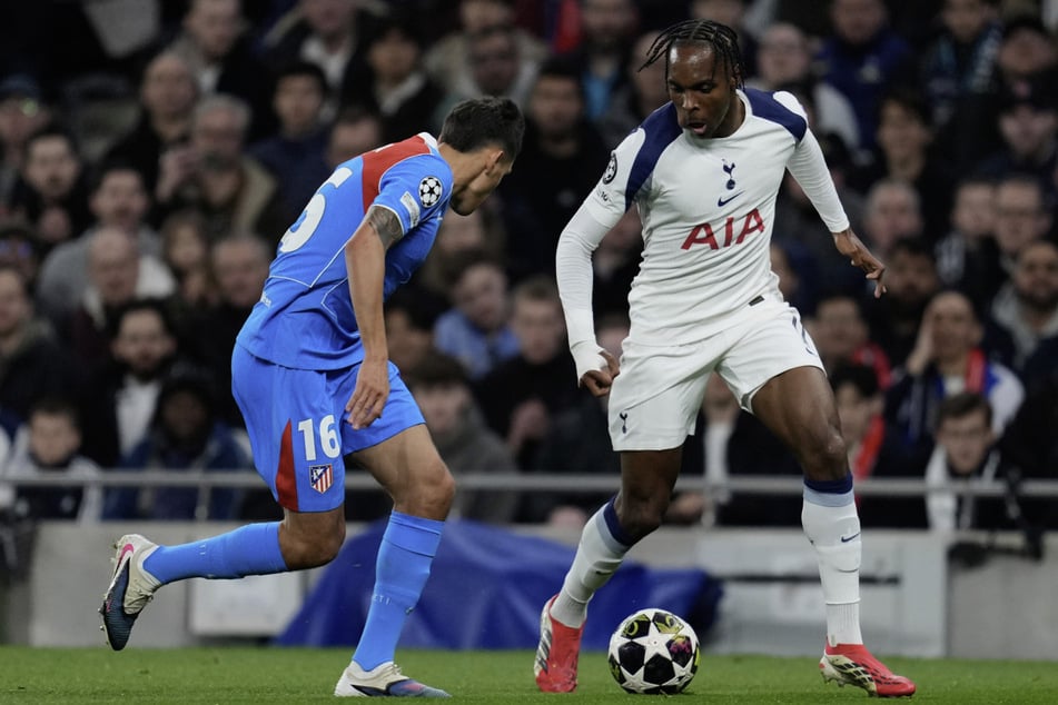 Während seiner Zeit bei Tottenham Hotspur kam Mathys Tel (r.) nie wirklich in Schwung.