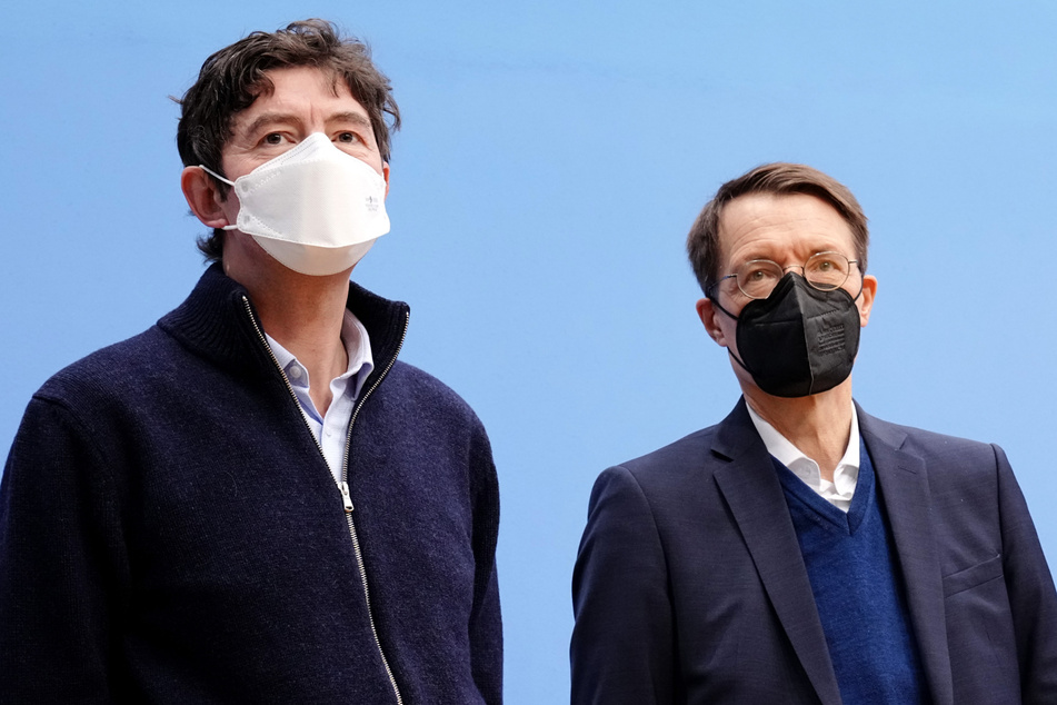 Virologe Christian Drosten (49, l.) und Gesundheitsminister Karl Lauterbach (58, SPD) informierten über den aktuellen Stand der Pandemie.