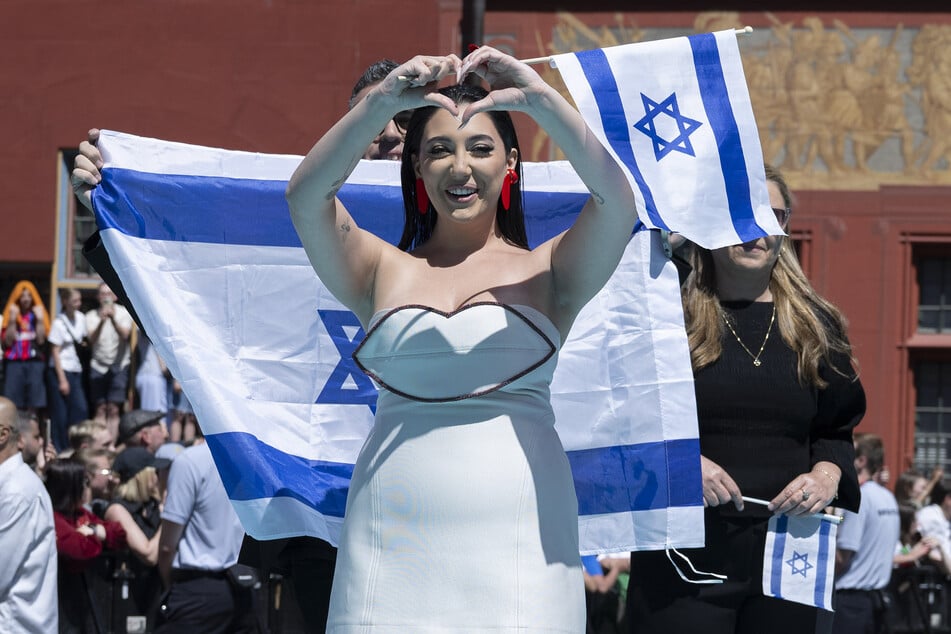 Die Geste soll Israels ESC-Kandidatin Yuval Raphael (24) gegolten haben.