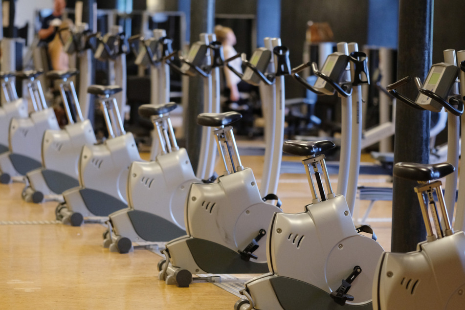 Angesichts neuer Corona-Regeln im Südwesten rechnen Fitnessstudios mit weiteren Einbußen. (Symbolbild)