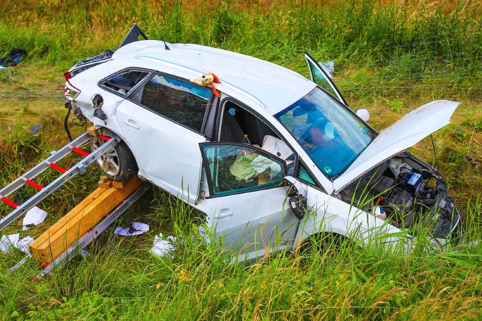 Unfall A: Drei Verletzte bei Unfall auf A10: Rettungshubschrauber im Einsatz