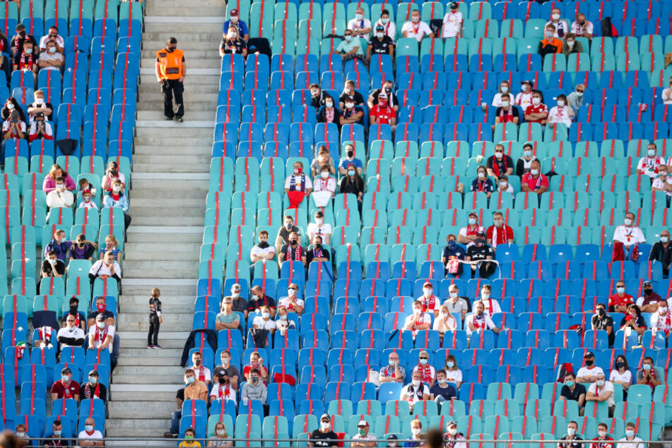 Dank eines Hygienekonzeptes konnten bereits zu Beginn der Saison einige Zuschauer ihre Mannschaft im Stadion unterstützen. (Archivbild)