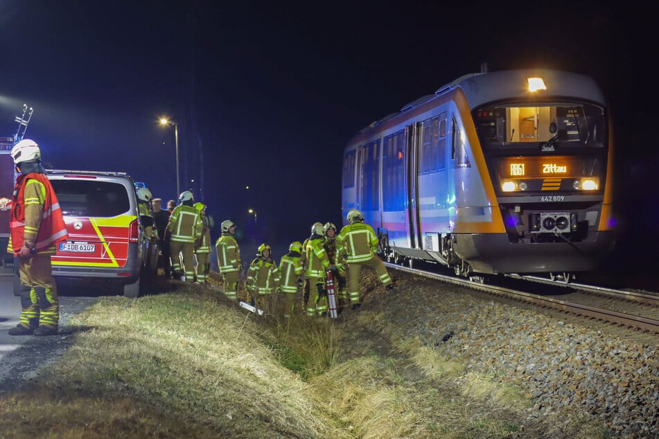 Die Fahrgäste der RB61 mussten nach dem tödlichen Vorfall evakuiert werden.