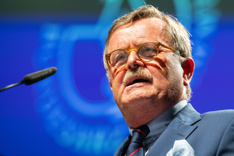 Weltärztepräsident Frank Ulrich Montgomery zieht mit dem Innenminister hart ins Gericht. (Archiv)