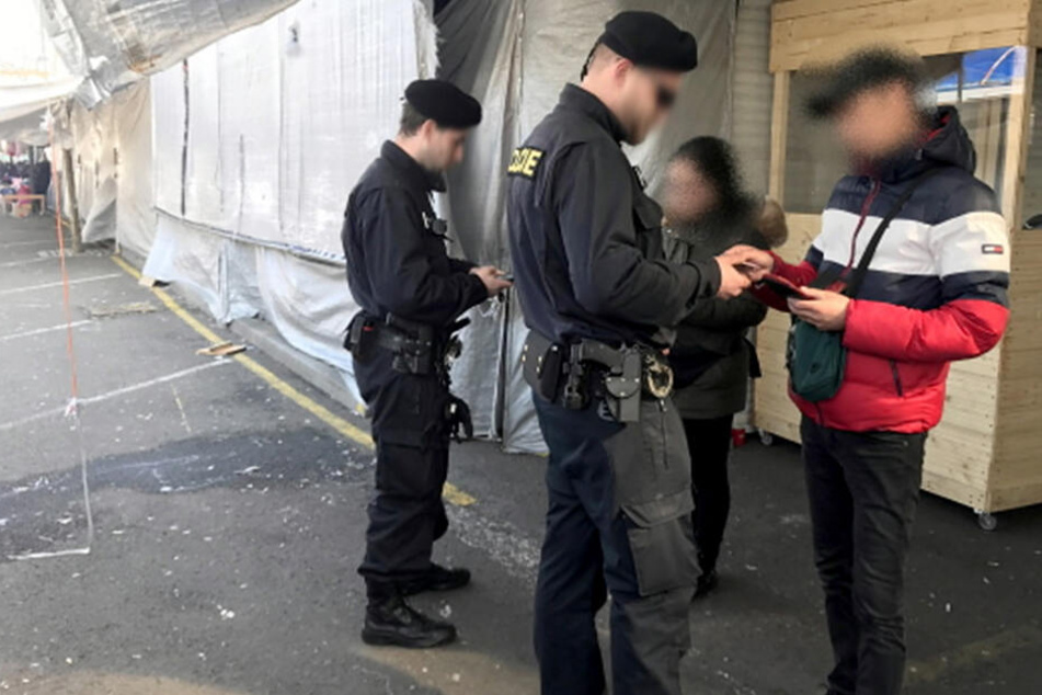 Oft vergessen Marktbesucher aus Sachsen ihren Ausweis.