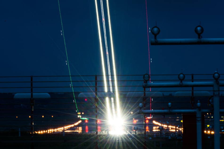 In Hamburg gilt ein Nachtflugverbot. (Archivbild)