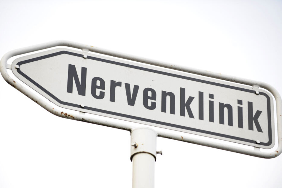 Der Mann wurde in eine Nervenklinik gebracht. (Symbolbild)