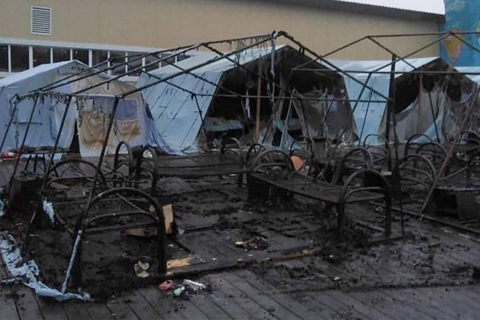 Blick auf das von den Flammen zerstörte Ferienlager nahe der russischen Großstadt Chabarowsk.