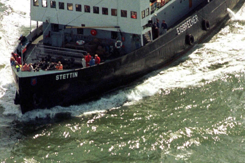 Der Eisbrecher "Stettin" und eine finnische Frachtfähre kollidierten bei der Hanse Sail am Samstagvormittag.