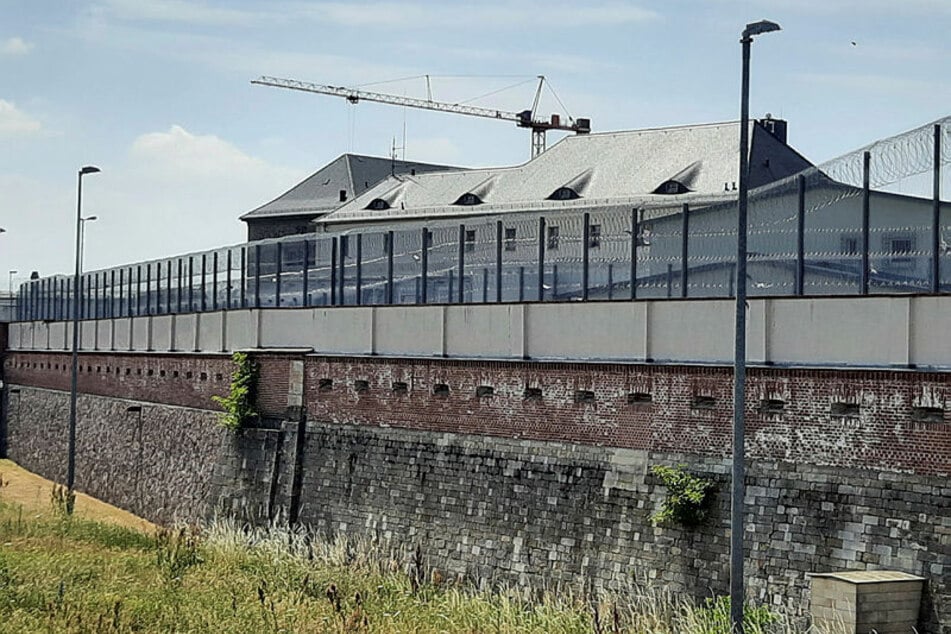 Zoff um Drogen in sächsischer Haftanstalt: Bandenkrieg eskaliert - Revolte hinter Gittern