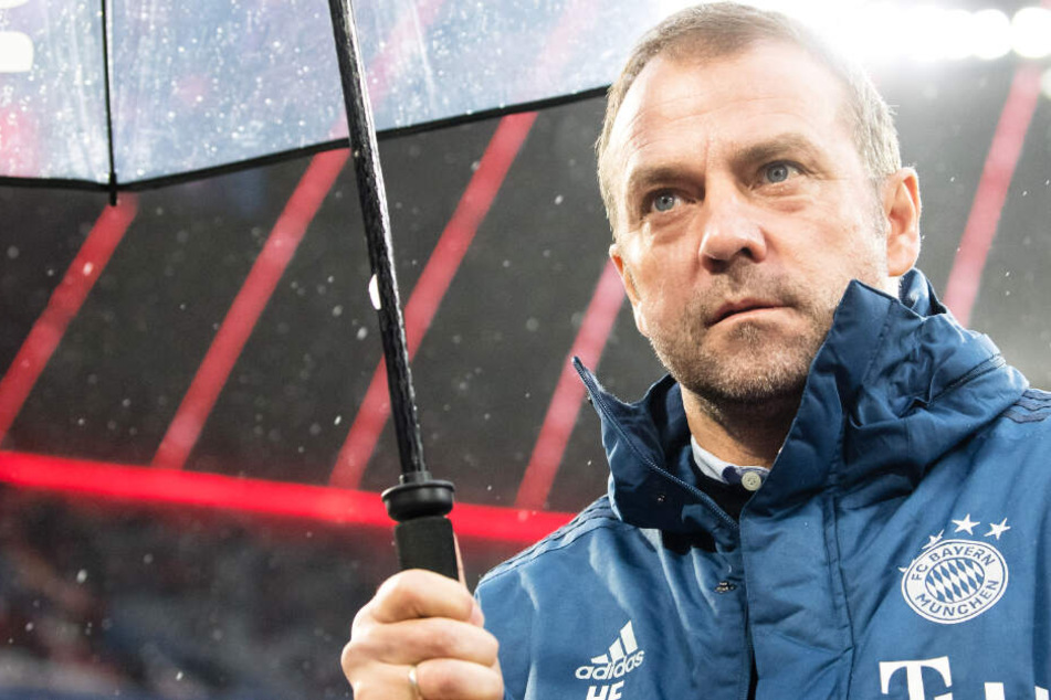 Bleibt Hansi Flick bis Sommer? Die Trainerfrage beim FC Bayern München steht weiter im Raum.