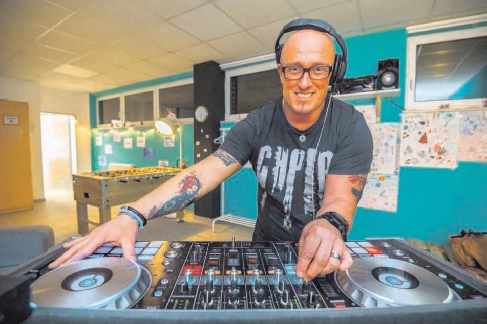 Frank Dehnert (46) bietet DJ-Workshops für Kinder an.