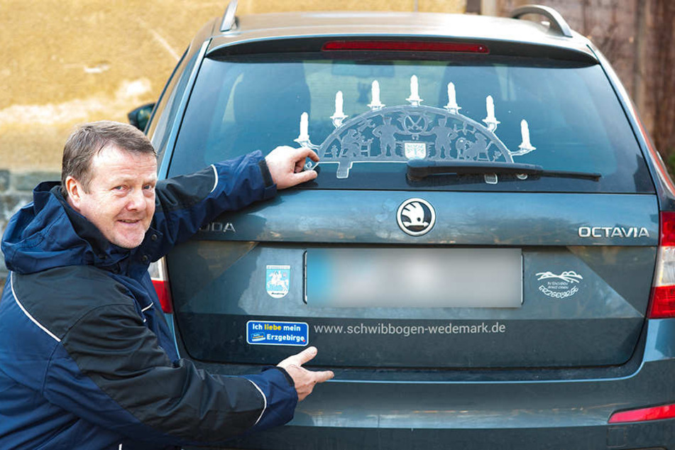 Seine Liebe zum Erzgebirge zeigt der Niedersachse Wolfgang Lorentz auch auf dem Auto.