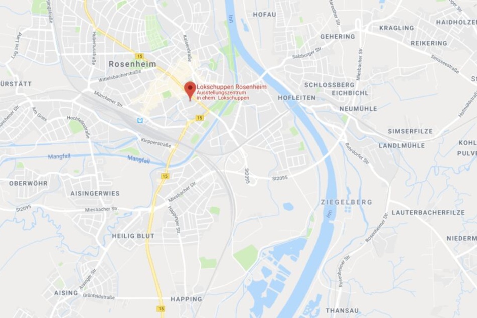 Im Rosenheimer Lokschuppen in Bayern werden 22 lebensechte Meeressaurier ausgestellt.