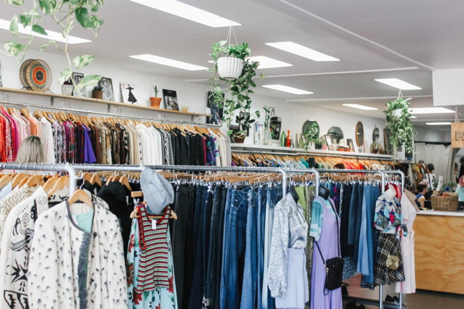 Ob momoxfashion.com, Vinted.de, ebayKleinanzeigen.de, Oxfam oder Shpock.com: Secondhand ist ein Trend, der nicht mehr zu stoppen ist und das ist auch gut so.