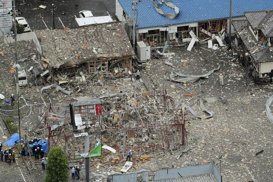 Durch die Explosion wurden auch andere Gebäude beschädigt.