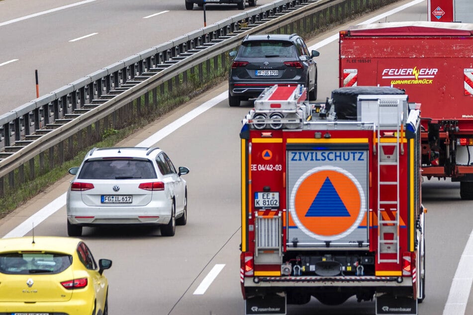 Auf der A13 ist am Montagmorgen ein Laster mit Speiseöl in Brand geraten. (Archivfoto)