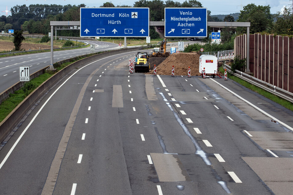 Die Strecke auf der A 61 zwischen den Kreuzen Meckenheim und Kerpen bleibt in Fahrtrichtung Venlo bis ins erste Quartal 2022 gesperrt.