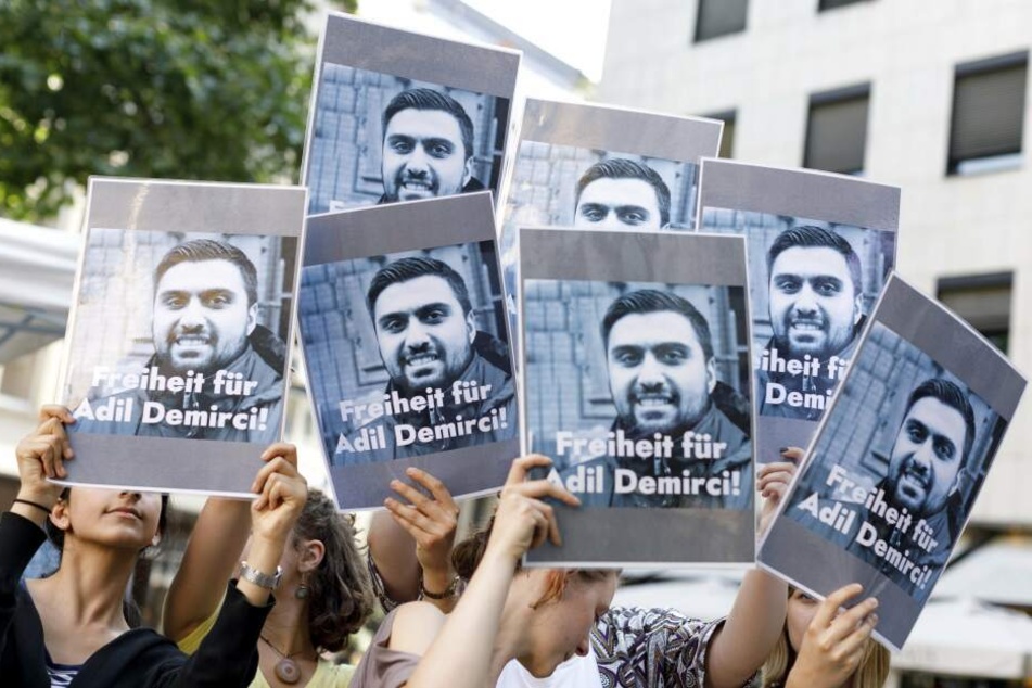 Demo für die Freilassung des inhaftierten Deutschen in der Türkei.