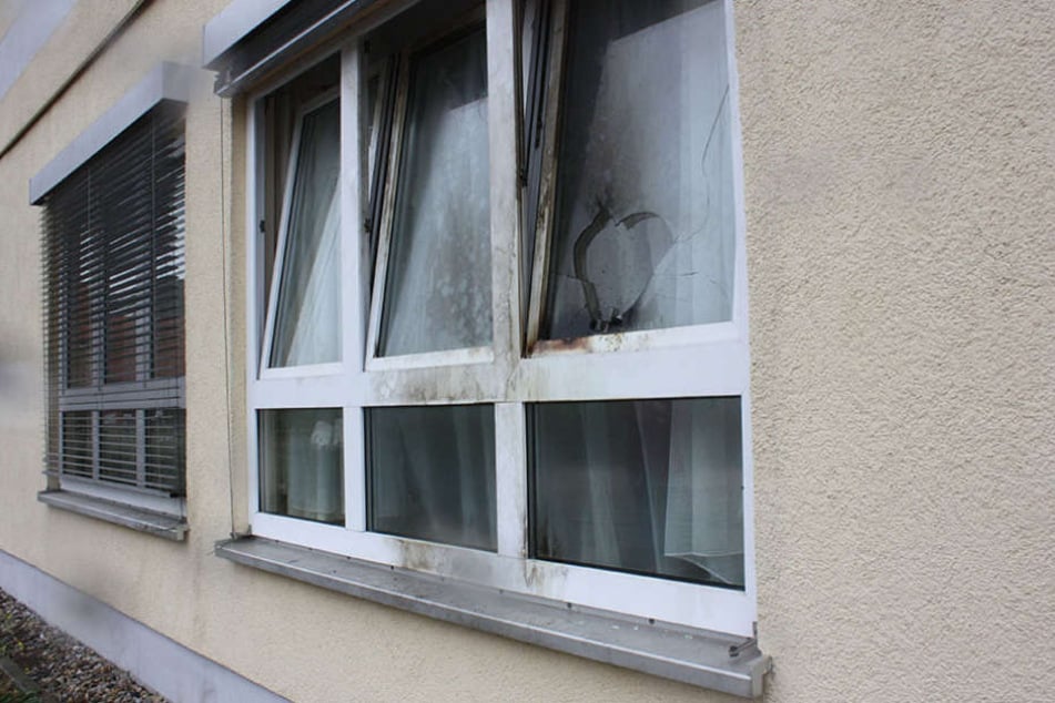 Im Oktober 2016 versuchte der 21-Jährige mit Molotowcocktails das Flüchtlingsheim anzuzünden.