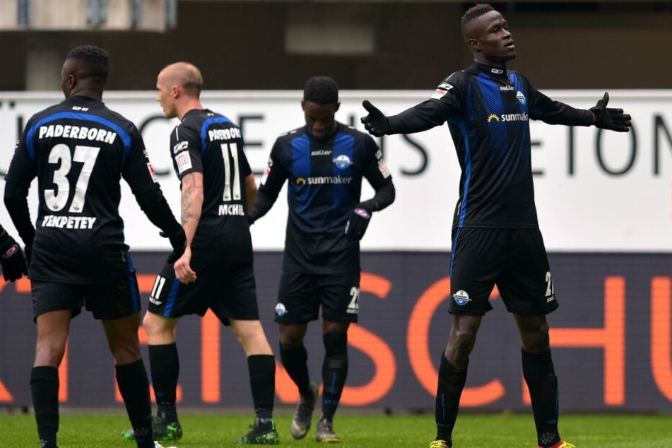 Auch Paderborn Christopher Antwi-Adjei (rechts) ist überzeugt vom Potenzial seiner Mannschaft.