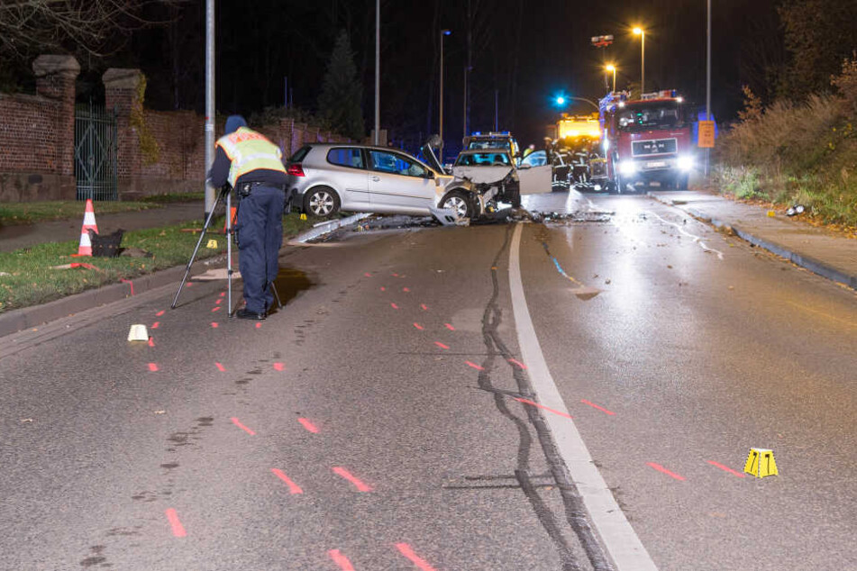 Der Wagen des Suff-Fahrers kam auf die linke Fahrspur, dort passierte der Unfall.