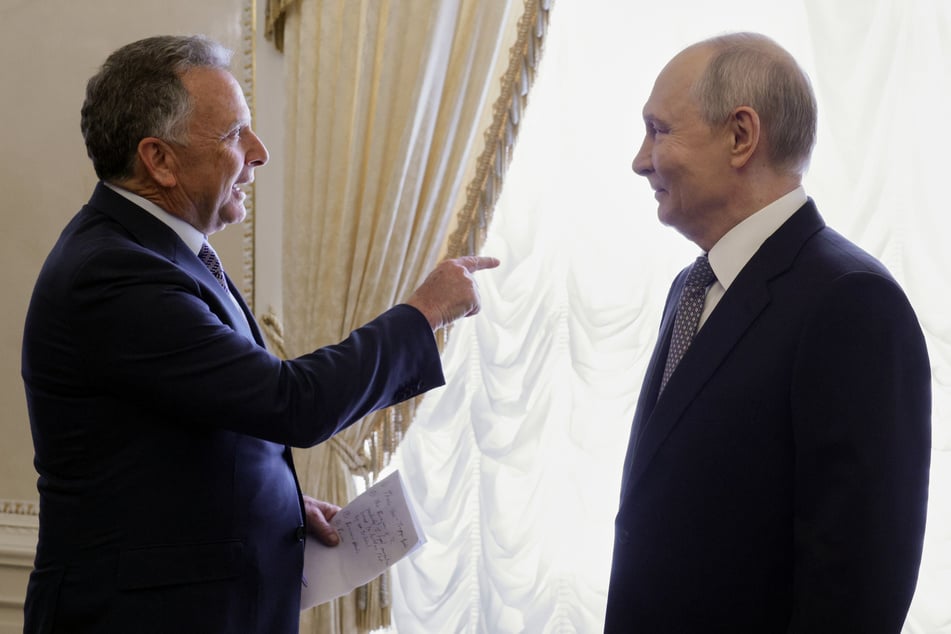 Der US-Sondergesandte Steve Witkoff (69, l.) hat mit dem russischen Präsidenten Wladimir Putin (74, r.) über ein mögliches Kriegsende in der Ukraine gesprochen.