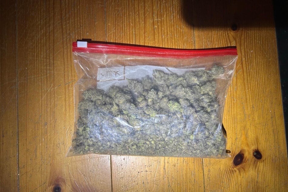 Sowie über 700 Gramm Cannabis.