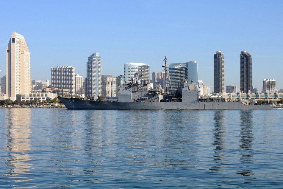 The USS Lake Champlain is a Ticonderoga-class guided-missile cruiser.