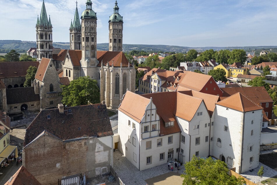 Blick auf das neue Zentrum Welterbe mit einem romanischen Wohnturm am Naumburger Dom. Der Dom wurde 2018 in die Liste des Unesco-Welterbes aufgenommen.