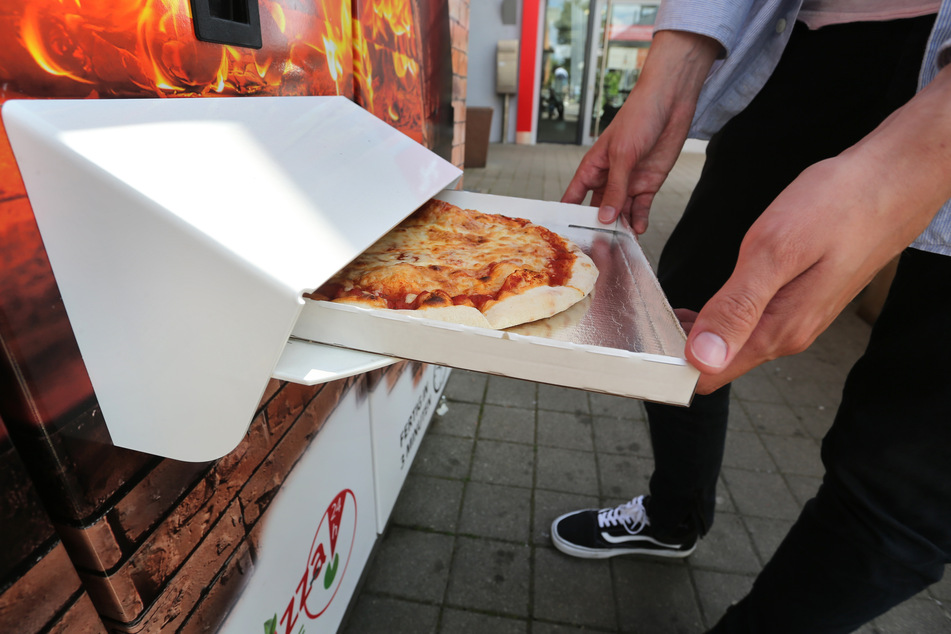 Frisch gebackene Pizza rund um die Uhr aus dem Automaten - mit dieser Idee hat ein Pizzabäcker ins Schwarze getroffen.
