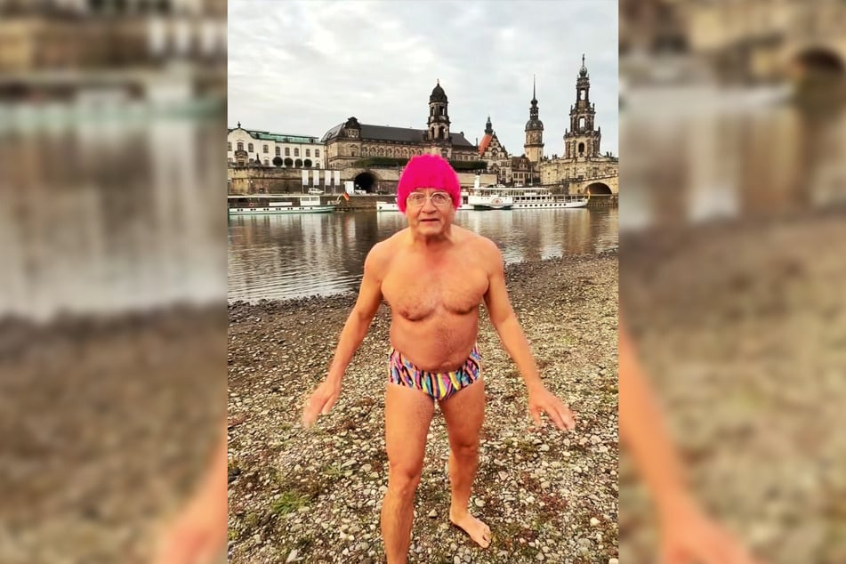 Stilecht im schicken Bade-Outfit stürzte sich Wigald Boning (59) in die Dresdner Fluten.